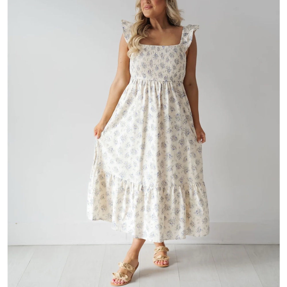 NWT Landry Kate Annabelle cream and blue floral smocked dress
